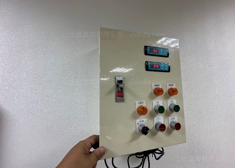 自動控制電盤溫度測試(庫房)