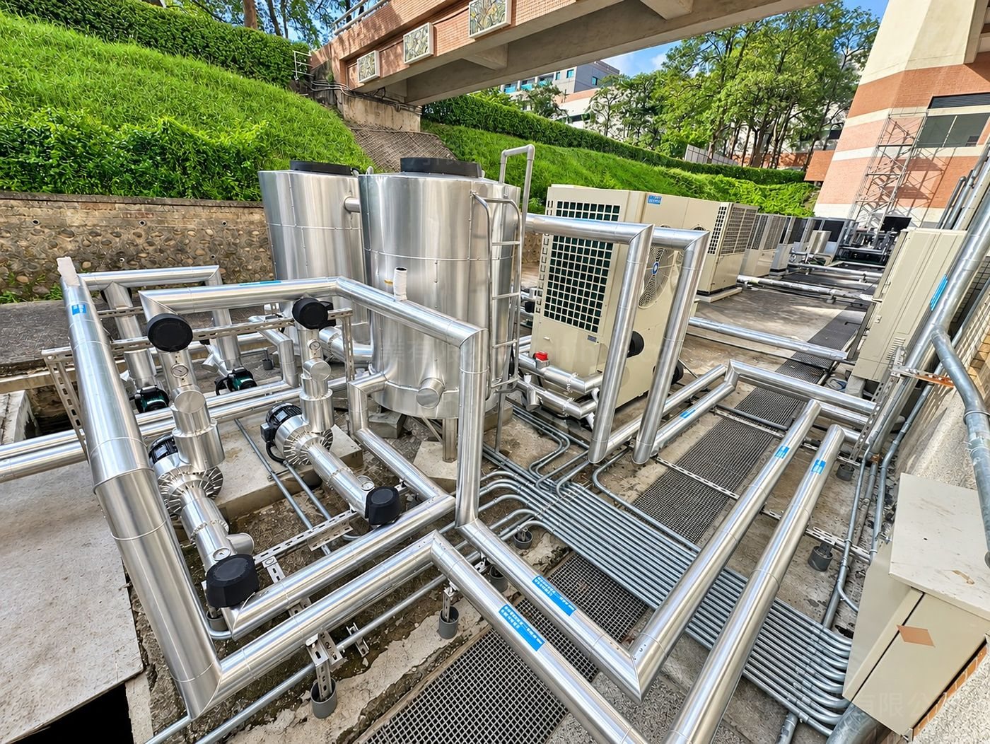 主機端冰水管路配置