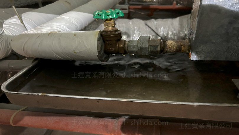送風機排水盤清淤 (前)